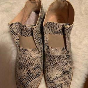 NEW CCOCCI - BOYFRIEND - STONE BOOTIES SZ 8.5